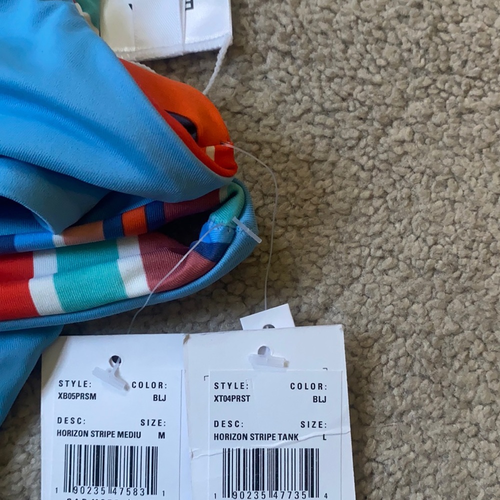 NWT RVCA REVERSIBLE BIKINI - Picture 5 of 5